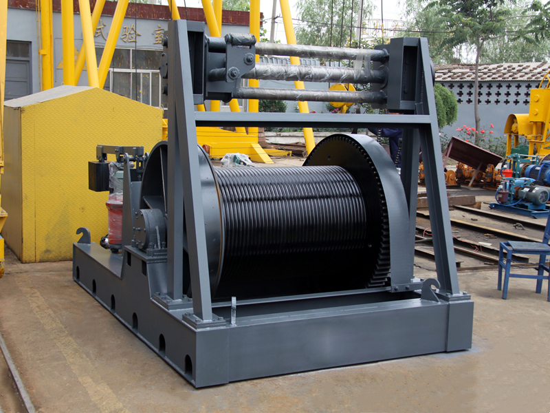 electric winch with spooling device