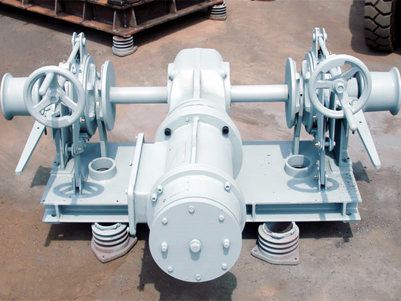 Double anchor chain winch