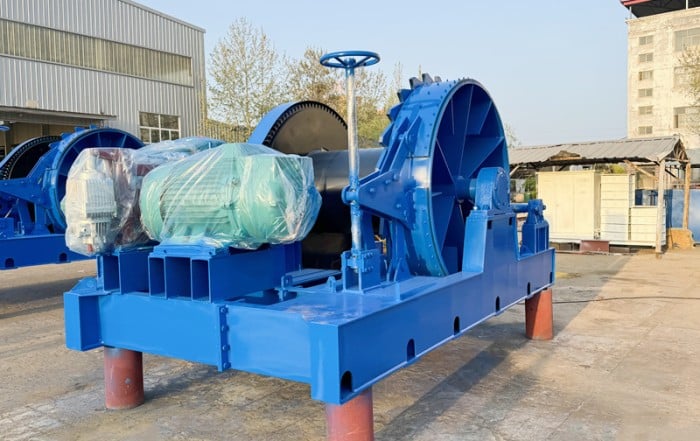 Heavy duty slipway winch