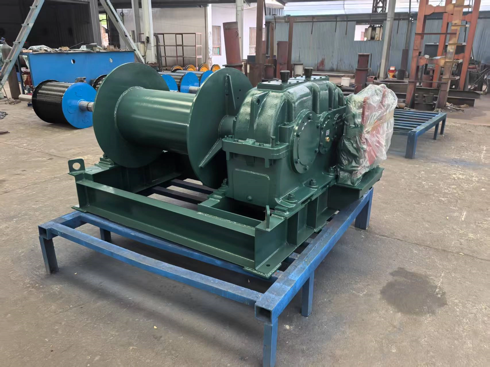 8T electric winch with 150m rope capacity 8T electric winch with 150m rope capacity